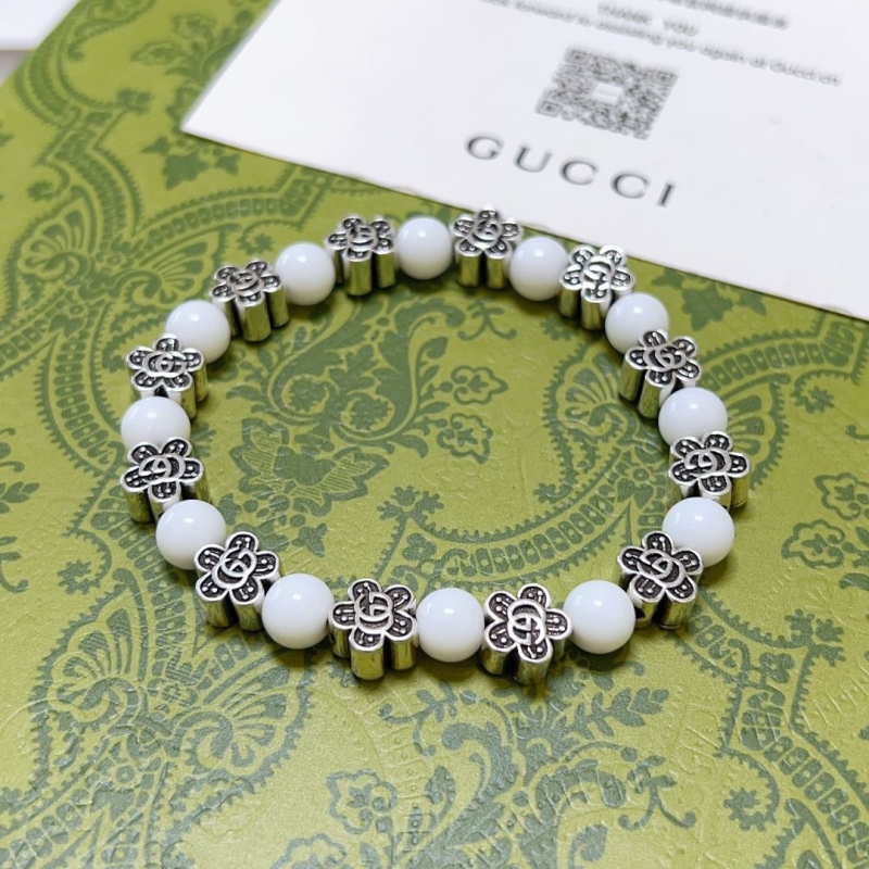 G*u*i bracelets